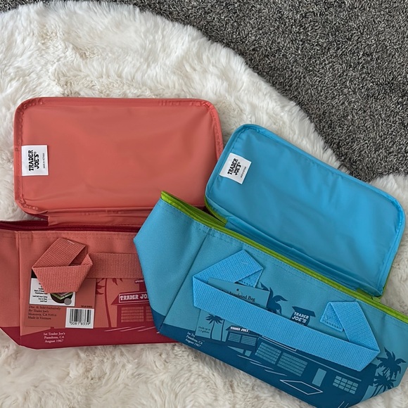 Trader Joe’s mini insulated bag - Picture 1 of 1
